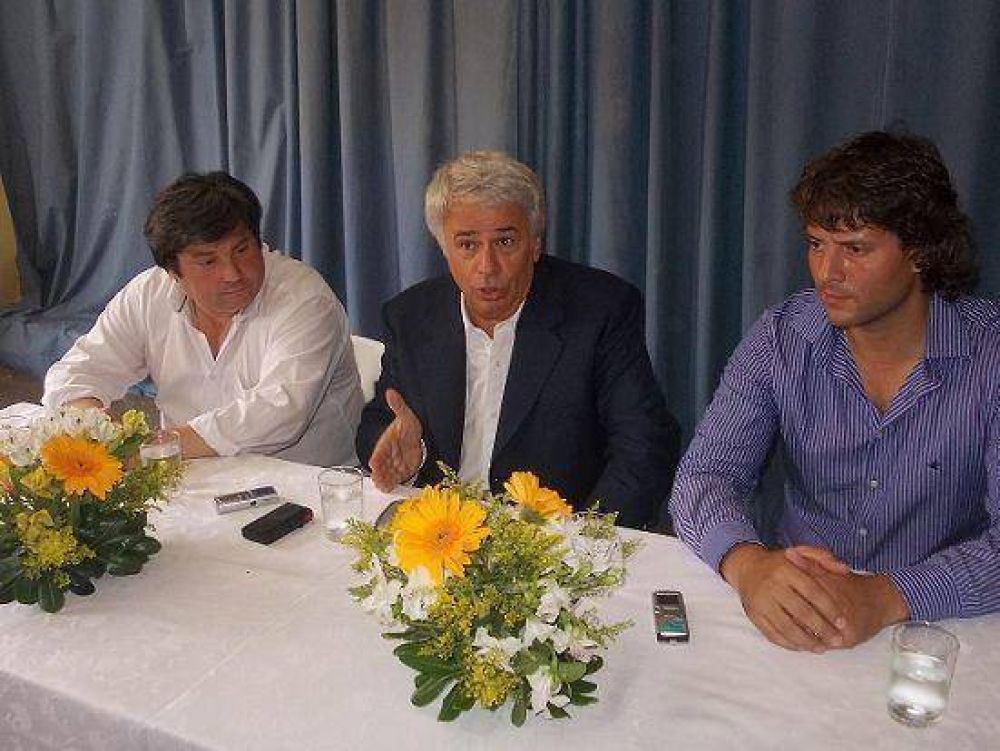 Jos� Manuel de la Sota particip� de un almuerzo peronista en Mart�nez