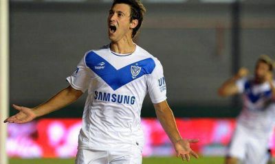  V�lez gole� a Arsenal en Sarand� y arrib� a la punta