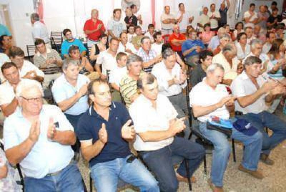 Ruralistas se re�nen en Jun�n en rechazo al impuesto al agro