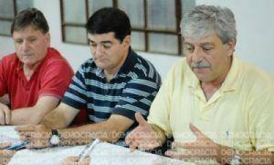 Buzzi carg� contra un juez juninense en la asamblea con productores de la zona
