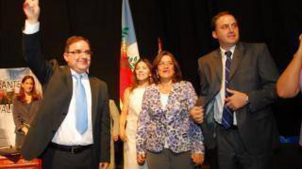 �El Gobierno atiende las urgencias y trabaja con miras a solucionar los problemas estructurales�