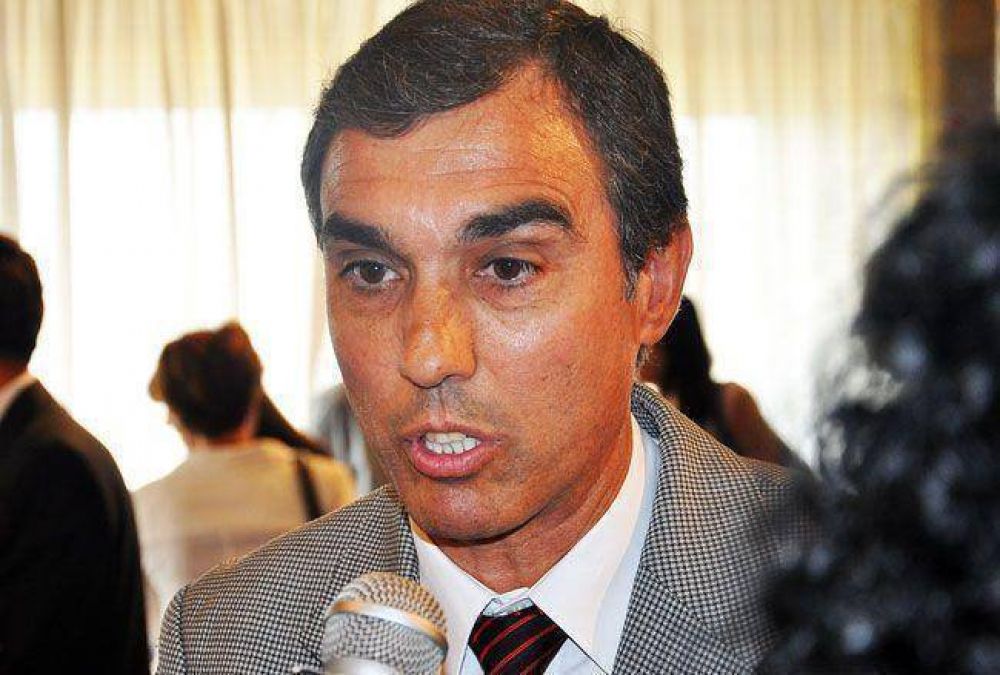 "Full time" sin aumento: acusan al ministro Violo de no cumplir con su palabra