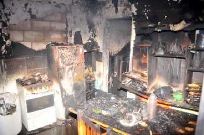 Se incendi� un departamento y hubo perdidas totales