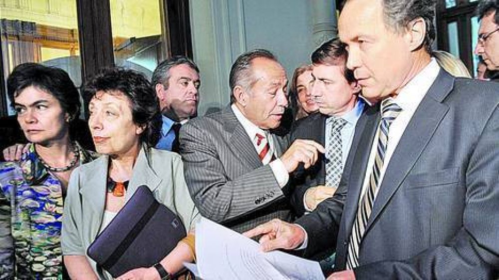Fuerte rechazo a la reforma de la Constituci�n y a la re-reelecci�n de Cristina