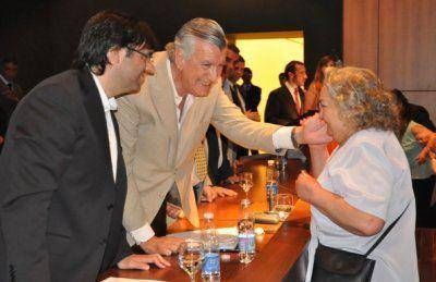Entregaron jubilaciones y cr�ditos del plan PROCREAR