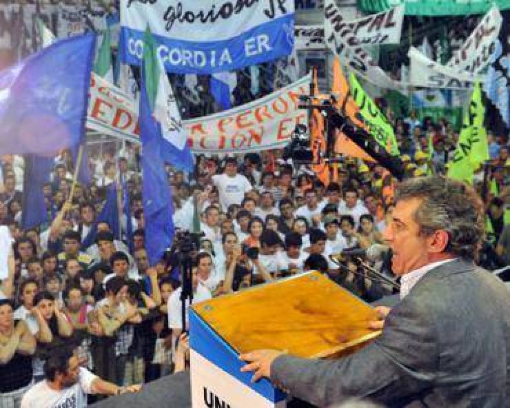 Urribarri va por fortalecer los logros del modelo nacional y popular