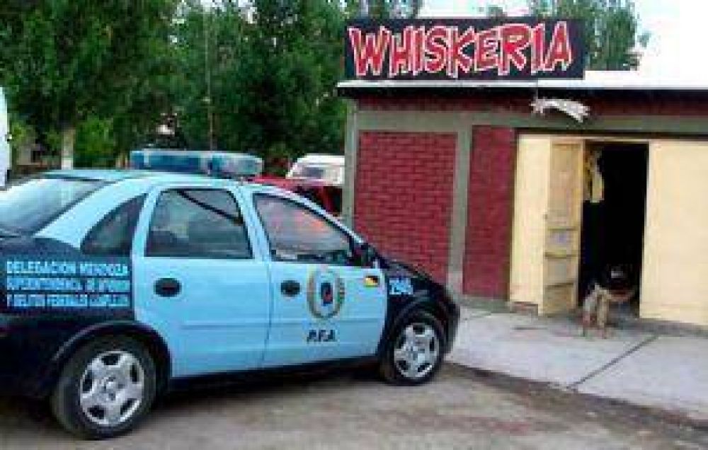 Rescatan a 11 chicas que hac�an trabajar en cabarets de Tunuy�n