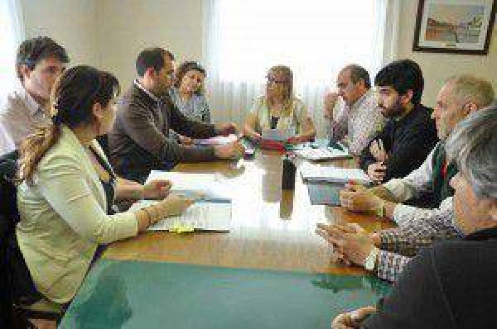 Residuos industriales: �Se debe lograr un marco regulatorio adecuado�, sostuvo Hern�ndez