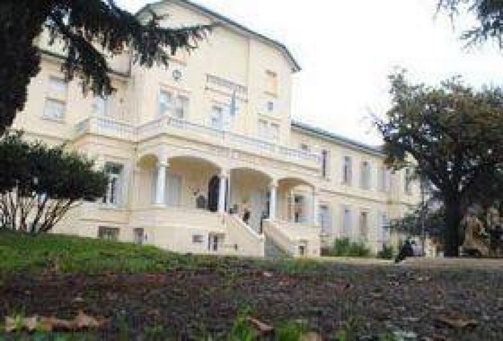 Hospital: se accident� un empleado en el sector donde el ministerio de Trabajo hab�a sugerido suspender las tareas
