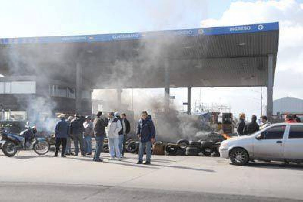 A tres meses de finalizado el paro, la desocupaci�n todav�a golpea al puerto