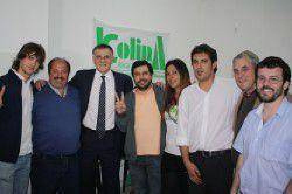 Kolina Mar del Plata recibi� a Castagnetto despu�s del lanzamiento de los Juegos Evita