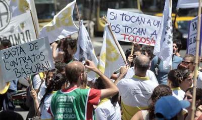 Los trabajadores porte�os del BAP protestaron por despidos