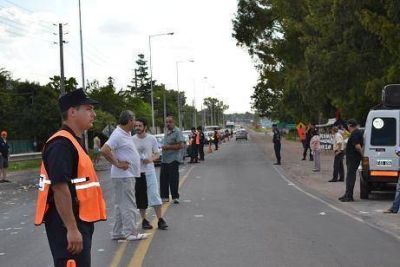 Vecinos reclamaron en la ruta 5 por obras y seguridad vial
