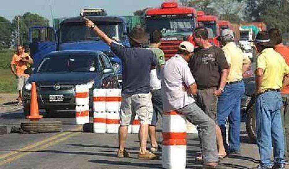 Para el agro, el Gobierno es tozudo y estrangula hasta la asfixia al sector
