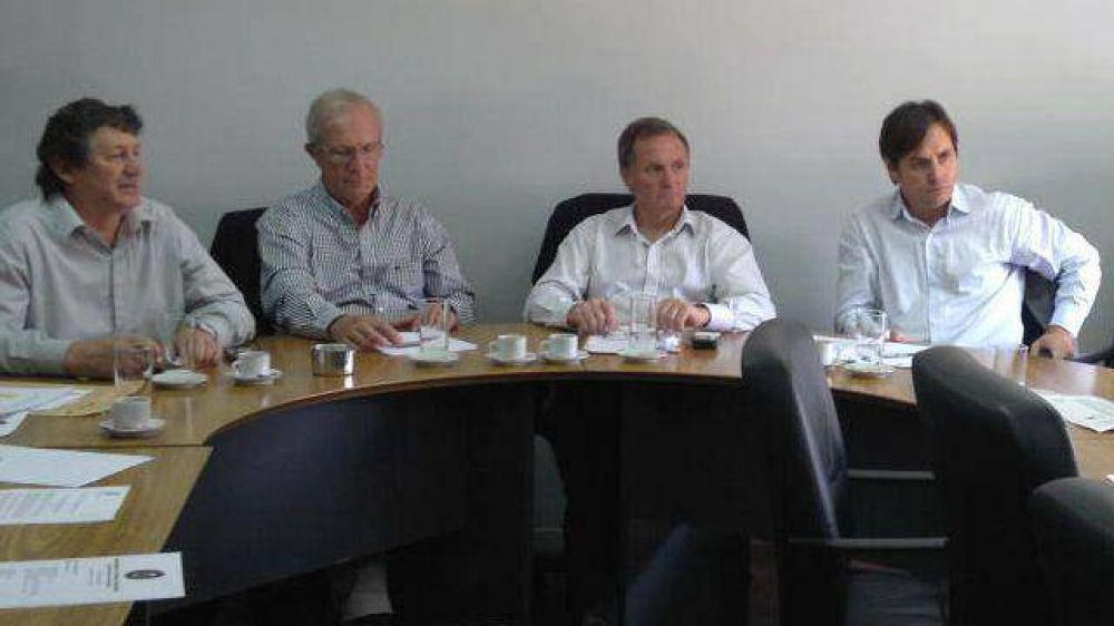 Convocan a especialistas para tratar la regulaci�n de feedlot en la provincia
