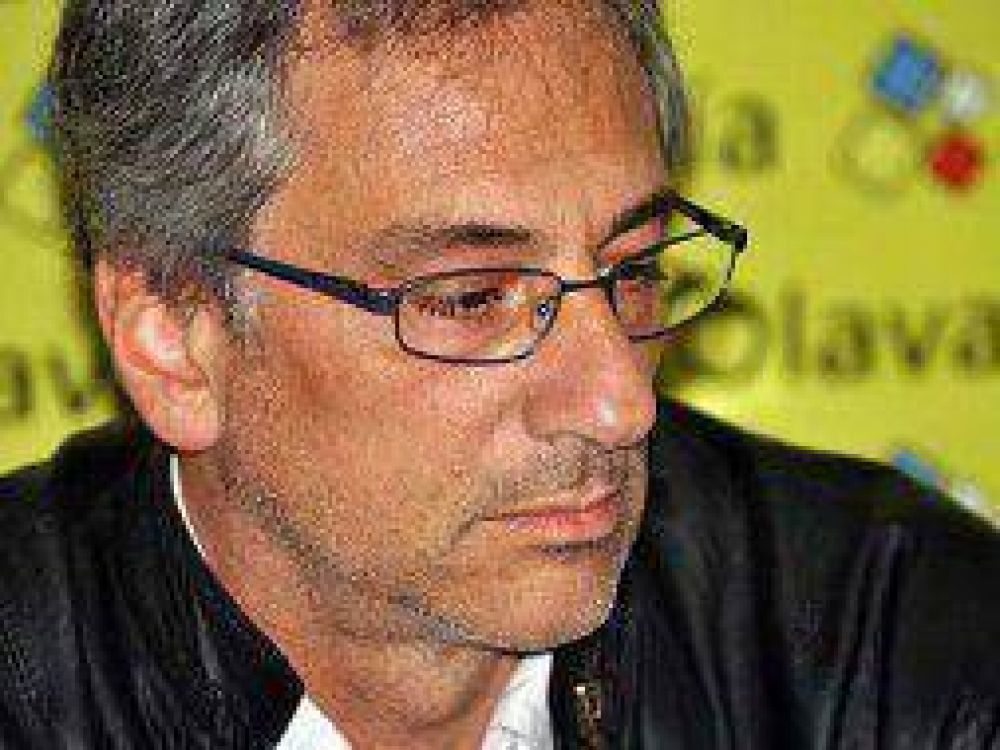 Eseverri: "Es casi esquizofr�nico que un pibe no pueda ir a un boliche y s� elegir a un Presidente"