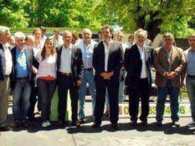 Massa lanz� l�nea anti droga en Olavarr�a junto a 8 intendentes