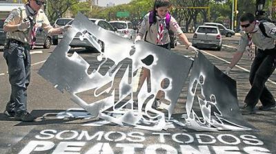 Lanzan una campa�a para proteger a los peatones