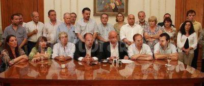 El PJ habl� de intervenci�n y el PS plante� un intento desestabilizador