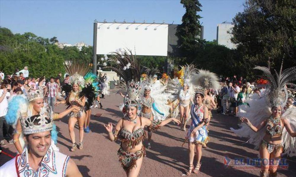 Con color y ritmo, el carnaval correntino cop� la Feria Internacional de Turismo