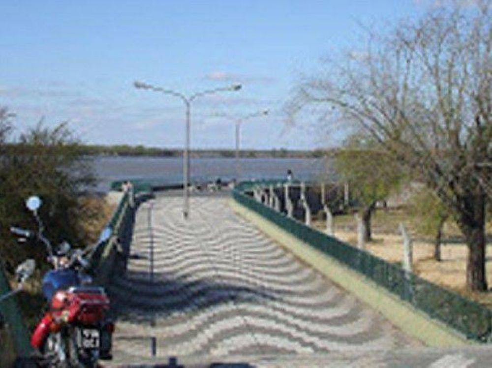 Buscan a un joven que desapareci� en el Paran� cerca de la playa de Regatas