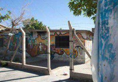 La escuela que el abandono convirti� en un �aguantadero� en Centenario 