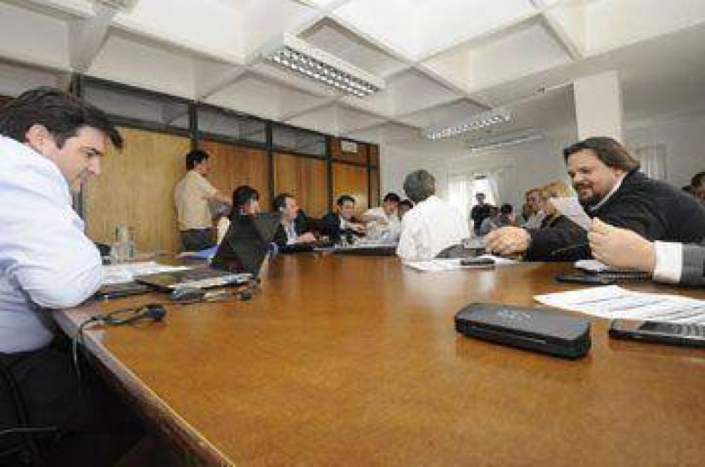 Llega delegaci�n de YPF por acuerdo de pr�rroga