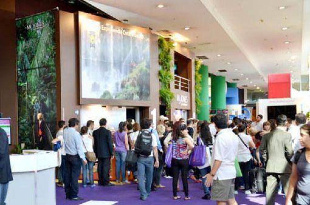 �Nosotros los misioneros siempre vamos por m�s�, dijo Closs en la FIT
