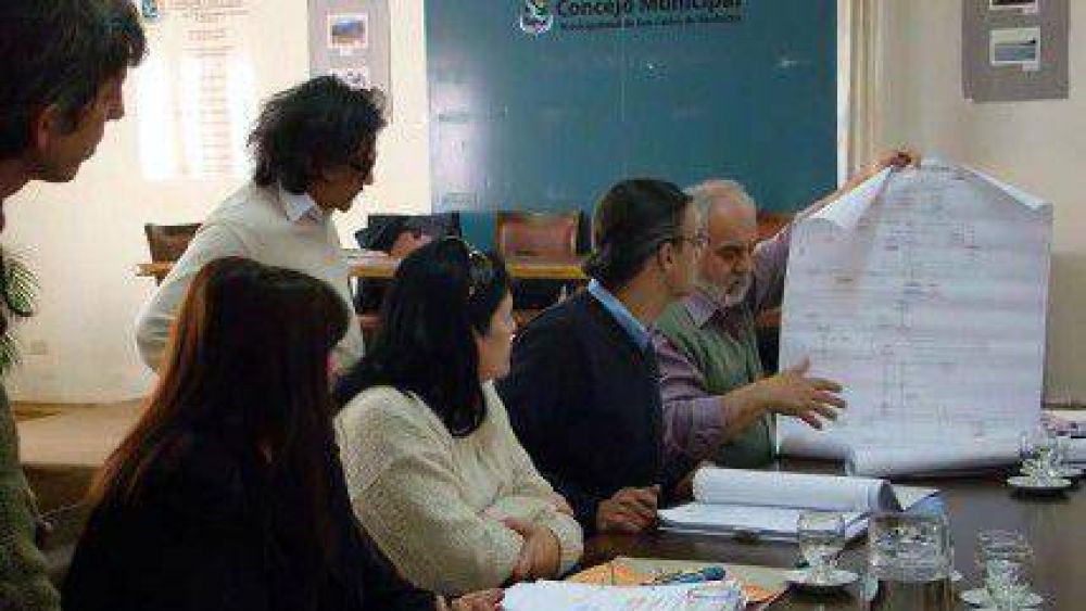 Colegio de Arquitectos pide cambios t�cnicos a nivel provincial