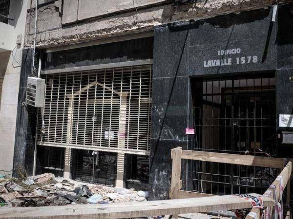 Tribunales: a tres meses del derrumbe de la marquesina, todo sigue igual