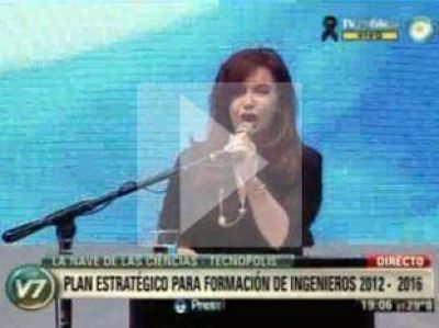 La Presidente cant� por N�stor Kirchner y record� a Leonardo Favio