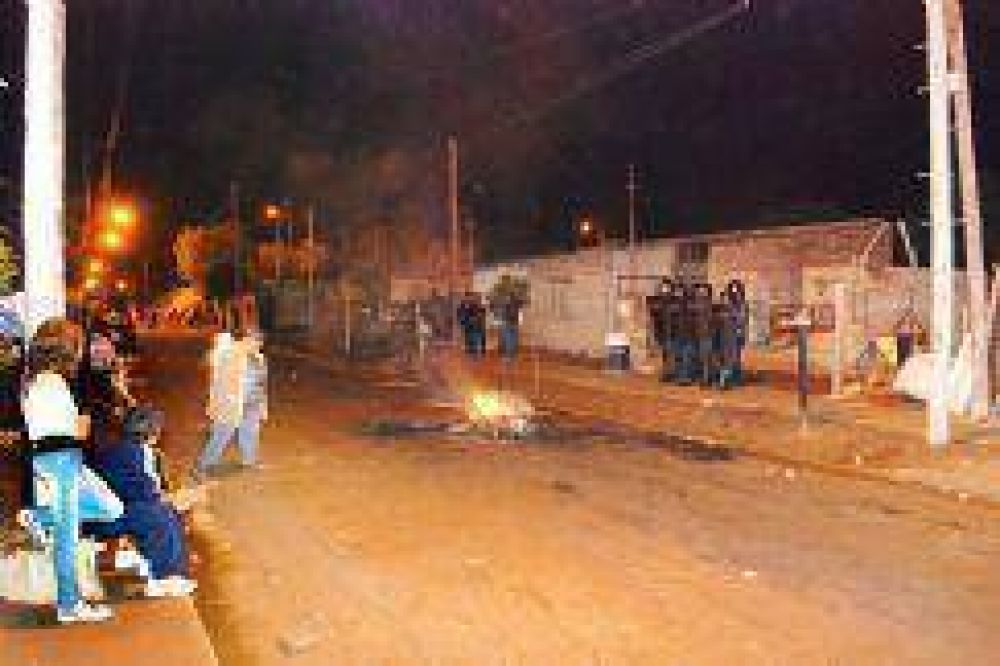 Fueron a prenderle fuego la casa