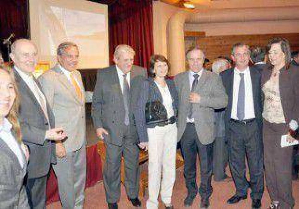 Sapag abri� jornada sobre tribunales de cuentas 