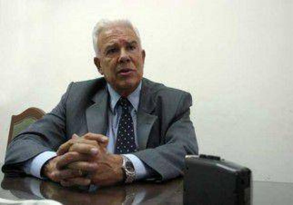 Lores defendi� el voto a los 16 