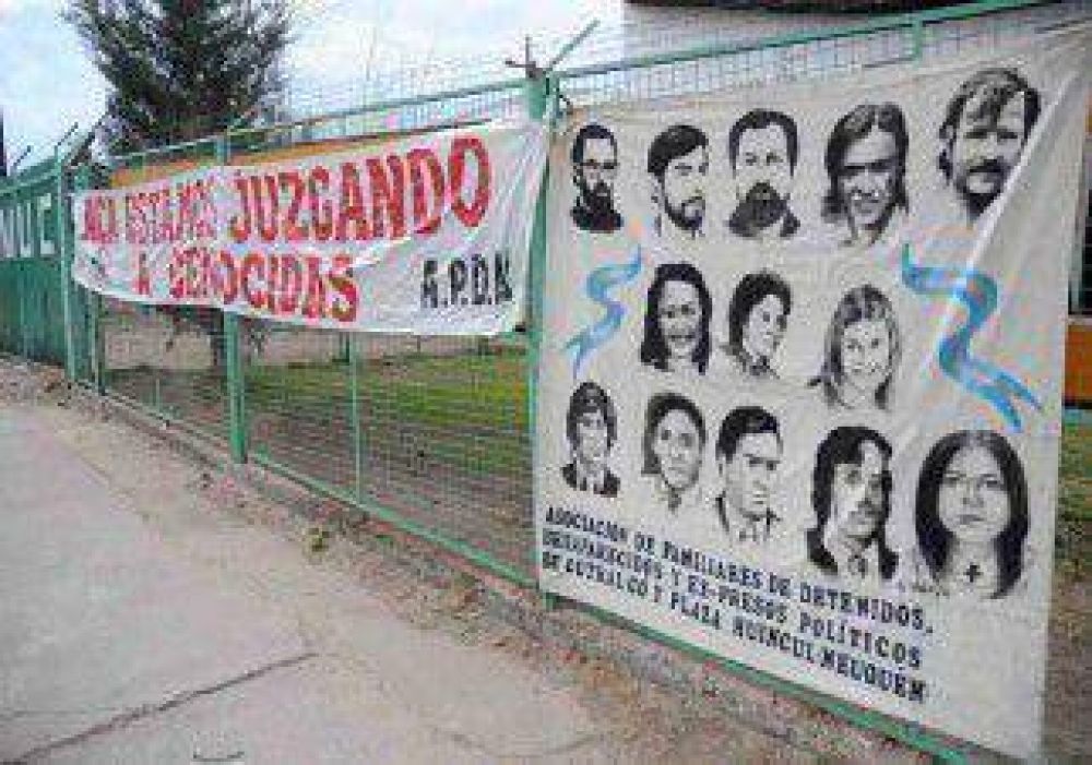 Dictan sentencia a veinti�n represores 