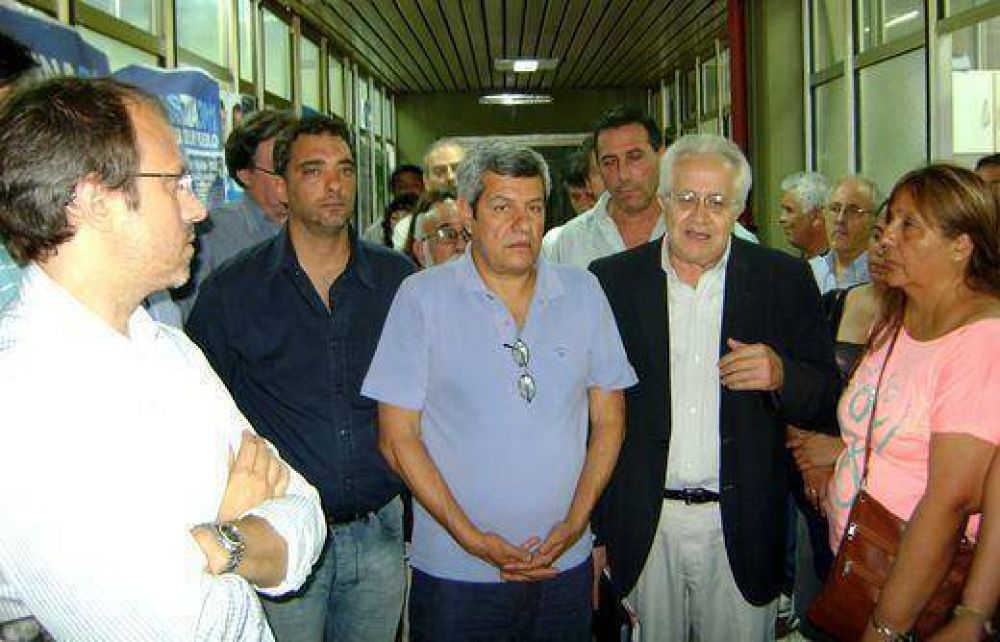 De Gennaro, Vago y dirigentes de la primera secci�n apoyaron al concejal Ramos