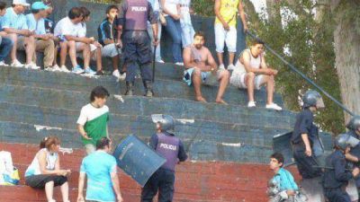 La dirigencia de Deportivo Aguilares presentar� una denuncia penal contra la polic�a de Santiago