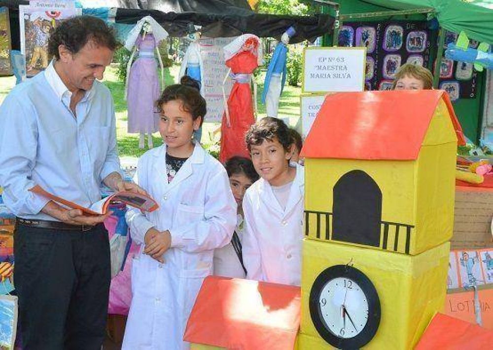 Katopodis abri� la semana de la educaci�n p�blica en San Mart�n