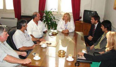 Acuerdo Salarial: La intendente otorgo un aumento del 15% retroactivo para los trabajadores municipales