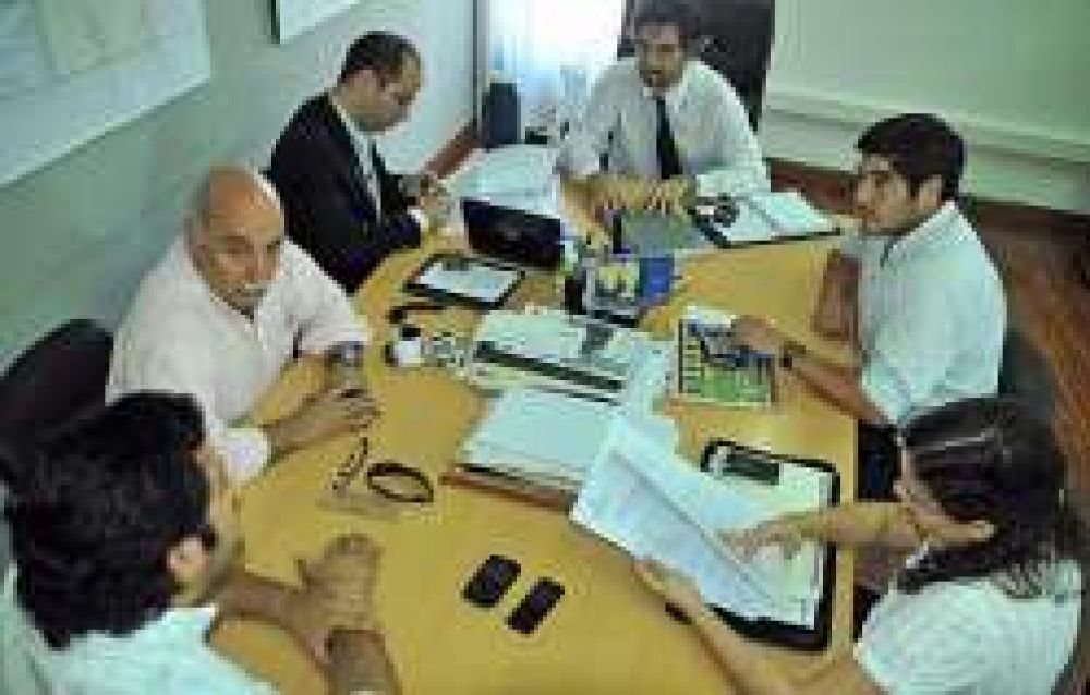 Empresas afiliadas a la UICh incorporar�n a 50 personas 