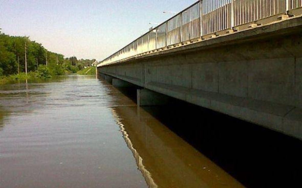 Baja el nivel del R�o Luj�n y comienzan las tareas de limpieza en las viviendas afectadas