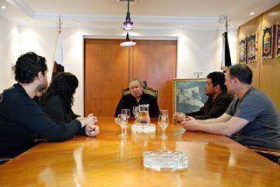 Peralta indic� que gobierna para �los santacruce�os�, no por la foto