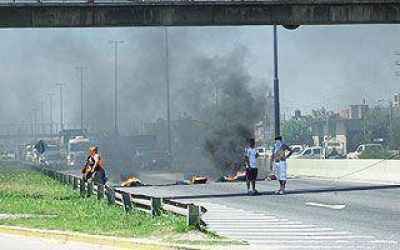 LOMAS DE ZAMORA: Cooperativistas exigen pagos "atrasados" y cortar�n Camino Negro
