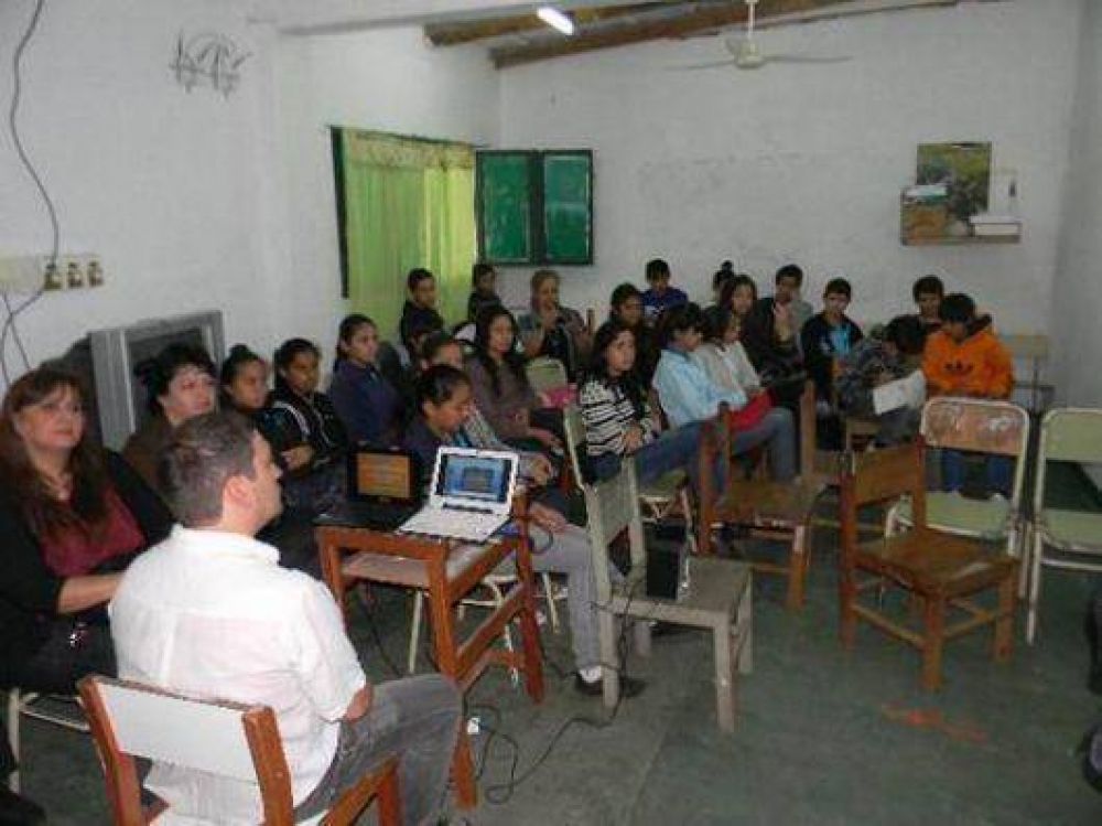Alumnos piden la construcci�n de un play�n deportivo