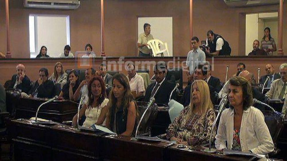 Presupuesto 2013: opositores en contra, pero uno disimula su oficialismo	