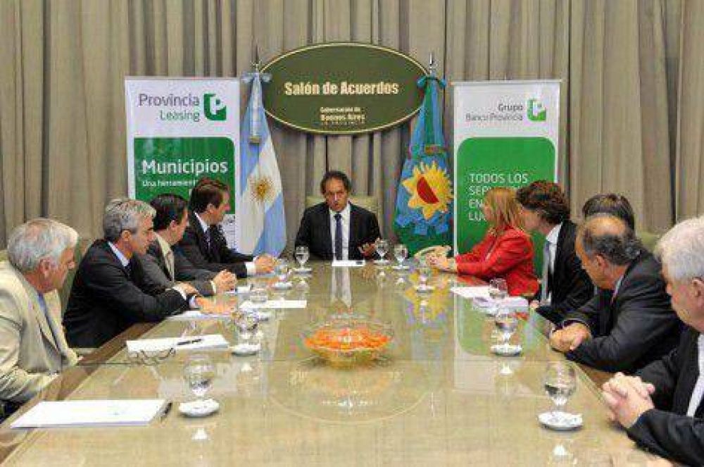 El Intendente Meoni adquiri� maquinaria por el sistema de Leasing