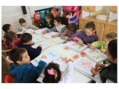 Listas de espera cada vez m�s extensas por banco en escuela