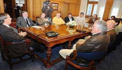 Schiaretti quiere primero consensuar obras con el agro