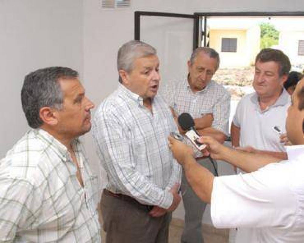 El ministro Lauritto recorri� el futuro barrio 134 Viviendas