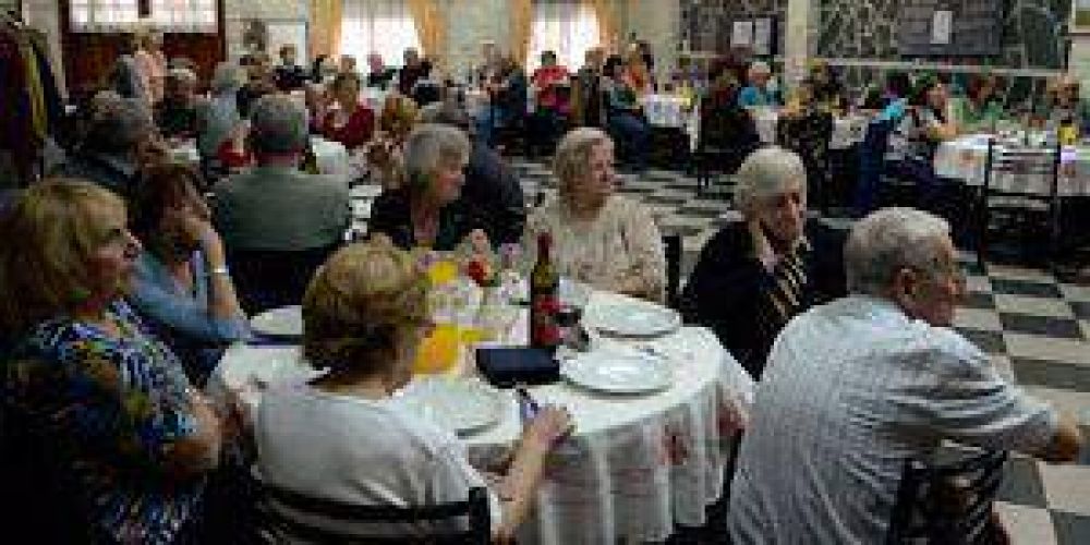  Advierten sobre estafas a centros de jubilados